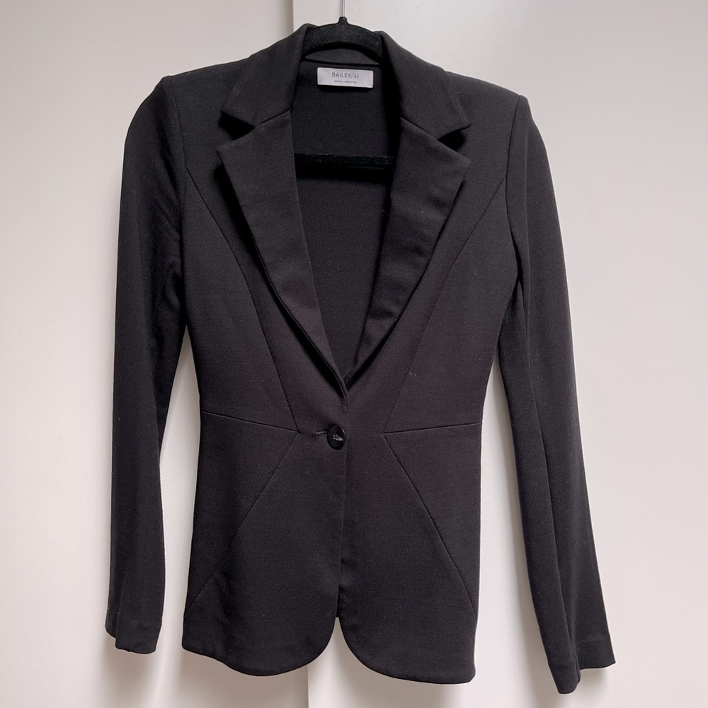 Bailey 44 Black One Button Blazer